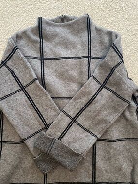 Tahari Gray Crewneck Sweater with Black Windowpane Check
